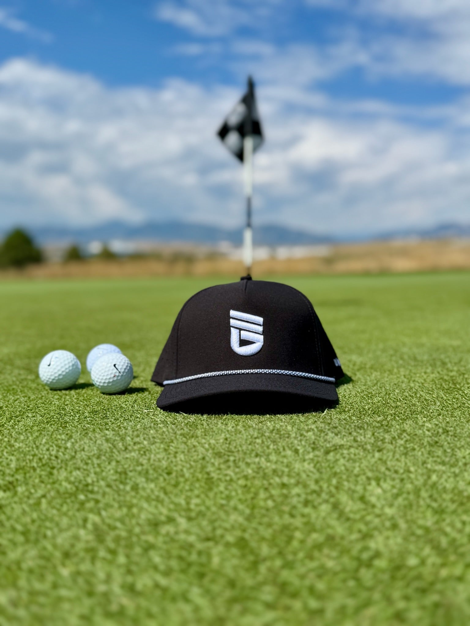 Black performance golf hat