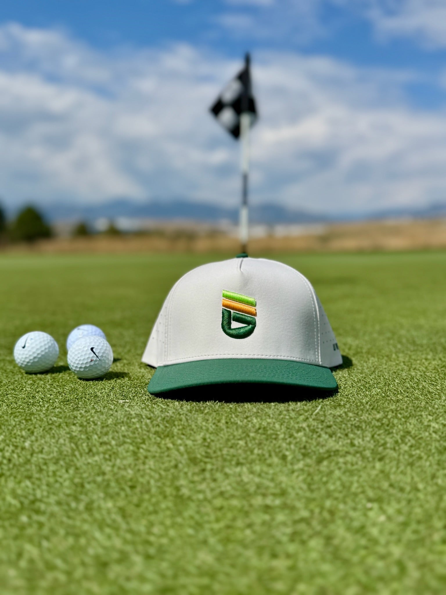 Natural & Green Performance Golf Hat